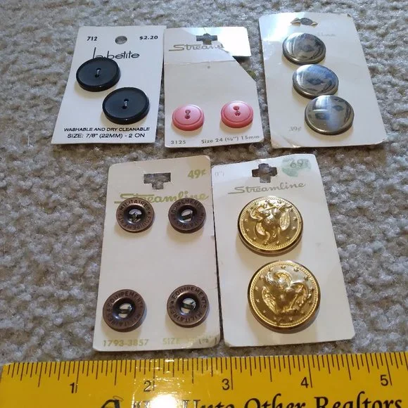 Vintage Buttons - Picture 3 of 5